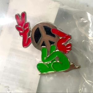 Supreme Enamel Collectors Enamel Peace Sign Pin & Supreme Candy Necklace